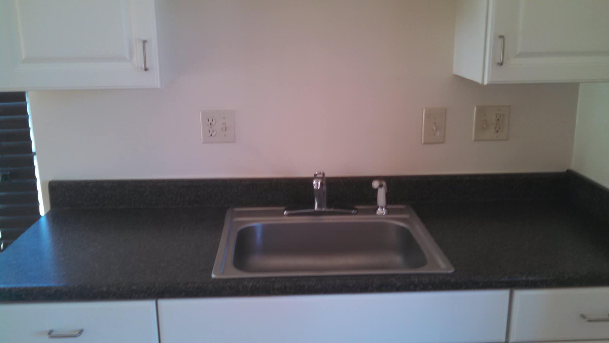 Kitchen - 121 Huyshope Ave