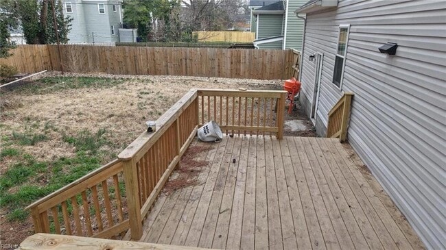 Building Photo - 404 W 29th St