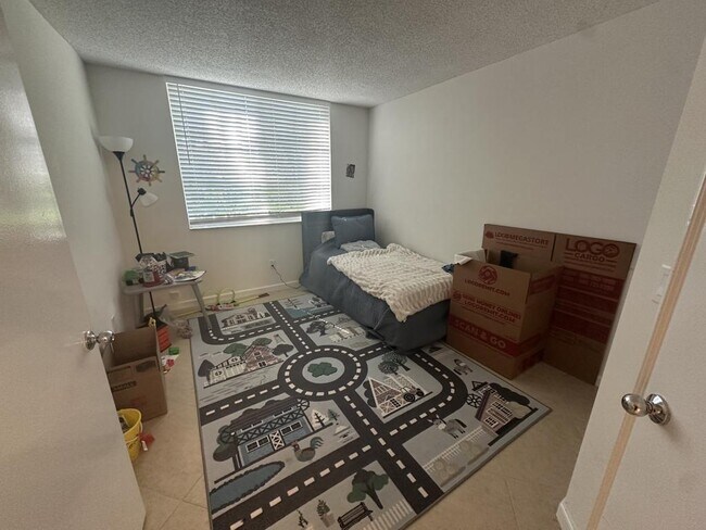 Building Photo - 160 Yacht Club Way