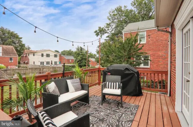 Building Photo - 1123 44th Pl SE