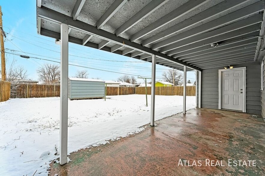 Building Photo - 916 Victor St