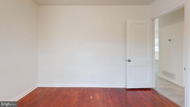Building Photo - 6511 Enfield Dr