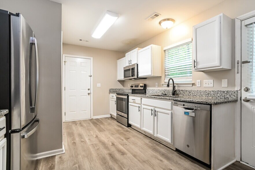 Building Photo - 8160 Ottawa Ln