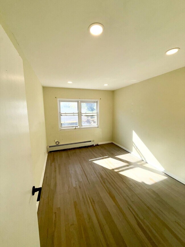 Building Photo - 1316 East 100th Street