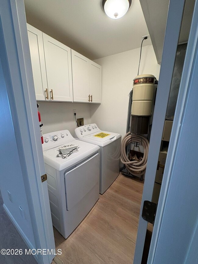 Building Photo - 17 Brown Ave