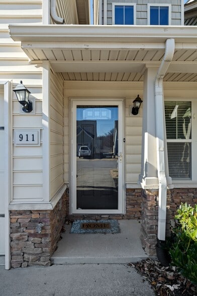 Building Photo - 911 Keepsake Diamond Ln