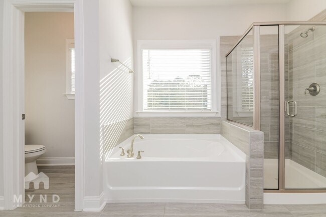 Building Photo - 395 Jorpaul Dr