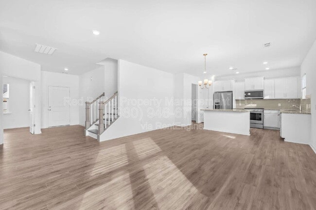 Building Photo - 2137 Riverbend Ave