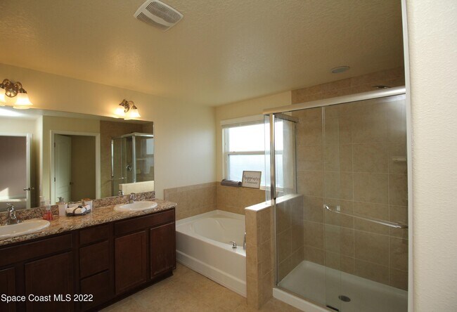 Building Photo - 4858 Borealis Ct