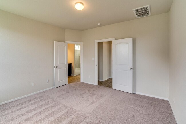 Building Photo - 123 White Dunes Dr