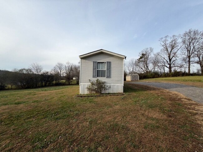 Building Photo - NEW RENTAL LISTING - NO HUD NO SECTION 8