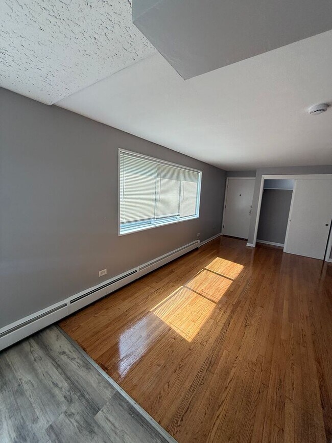 Interior Photo - 10604 S Walden Parkway