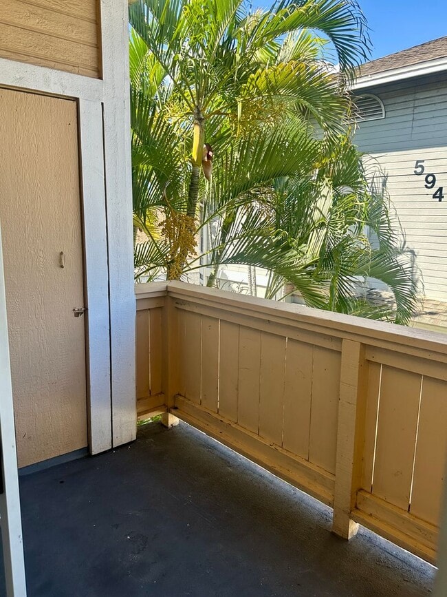 Building Photo - Renovated 2 bedroom Townhome in Highly Des...