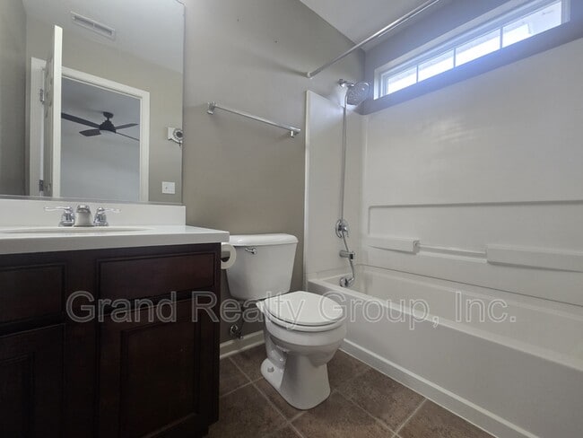 Building Photo - 376 S Jade Ln