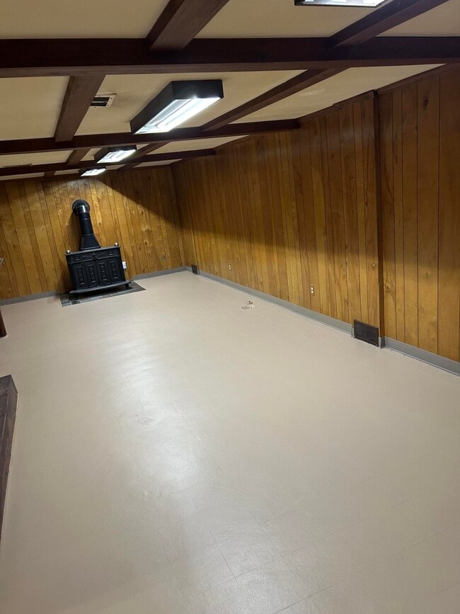 Building Photo - 1354 Catalpa Dr