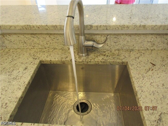 Building Photo - 918 NE 13th St