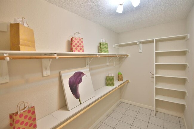 Building Photo - 13301 Tamayo Dr