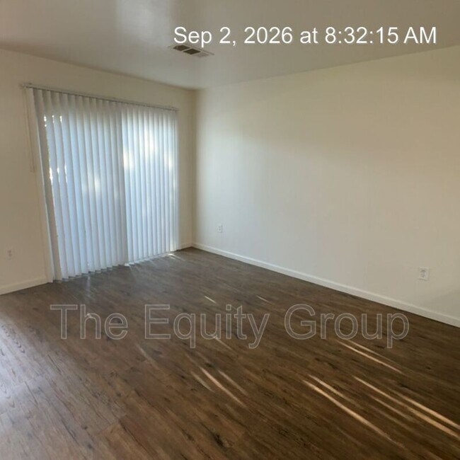 Building Photo - 445 N Park St
