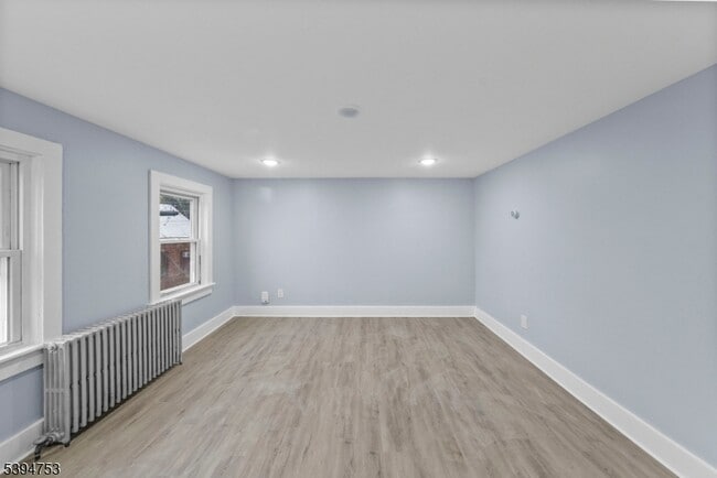 Building Photo - 6 1st Ave