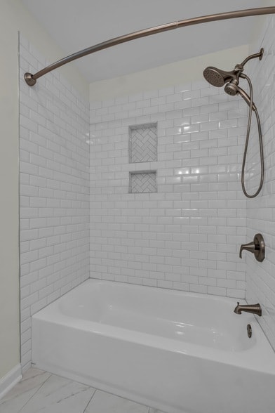 Building Photo - 129 Vintage Cir