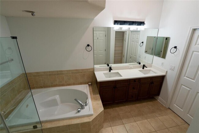 Building Photo - 4639 Overlook Dr NE