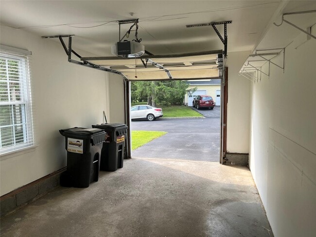 Building Photo - 51 Candlestick Ct