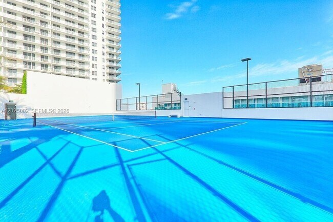 Building Photo - 4010 S Ocean Dr