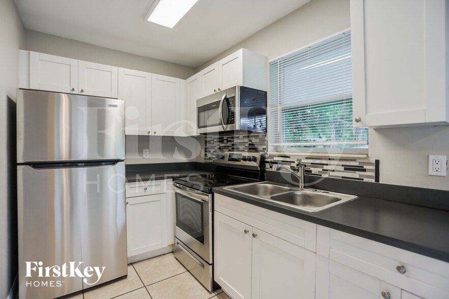 Building Photo - 9231 SW 204th Terrace