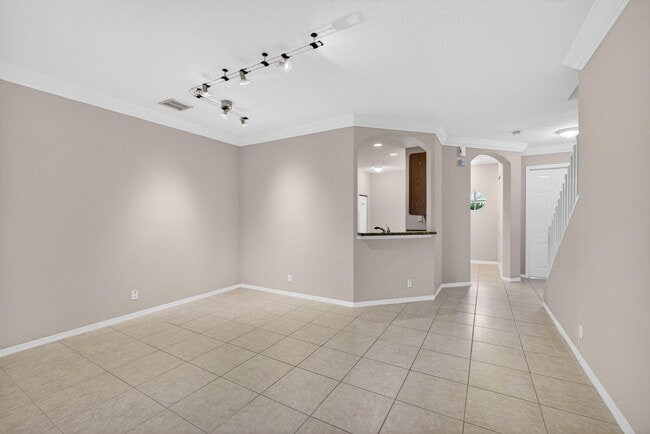 Building Photo - 4991 Bonsai Cir