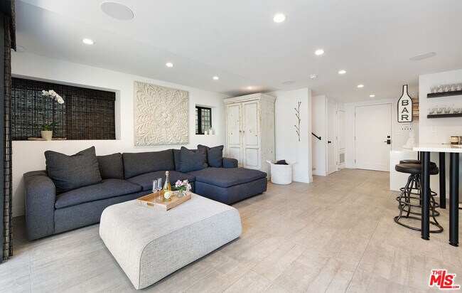 Building Photo - 5317 Pacific Ave