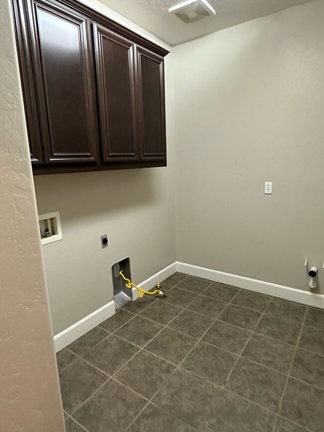 Building Photo - 3126 W Perez Ave