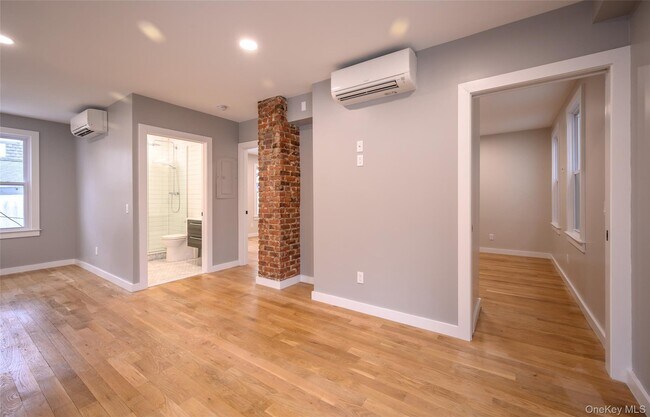 Building Photo - 86 Main St