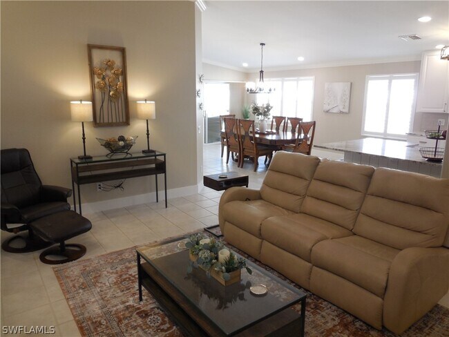 Building Photo - 5441 Guadeloupe Way