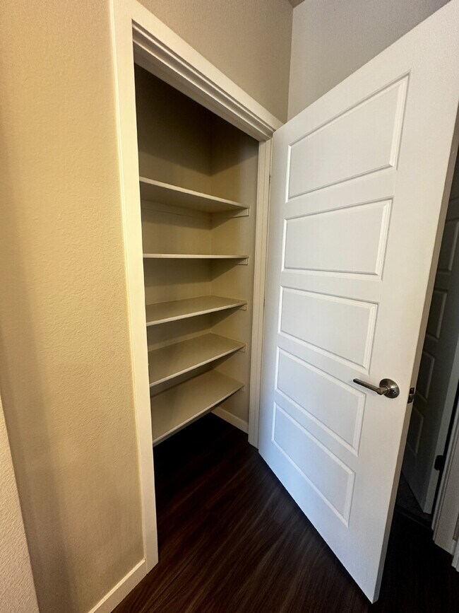 Building Photo - Don’t Miss Out on this 2 Bed/2 Bed in Litt...