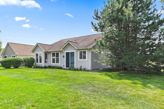 Building Photo - 13060 W Coventry Ln