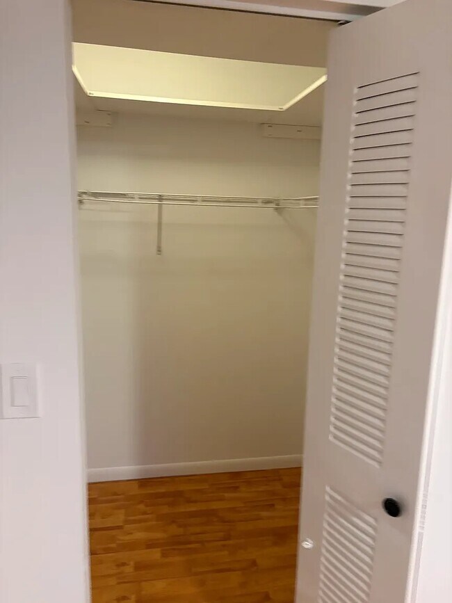 Building Photo - 80 S Shore Dr