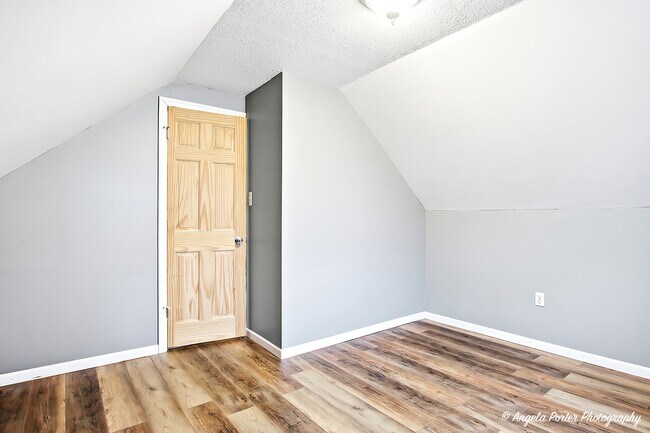 Building Photo - 1219 Brentwood Dr