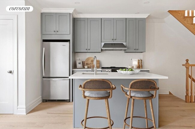 Building Photo - 458 State St