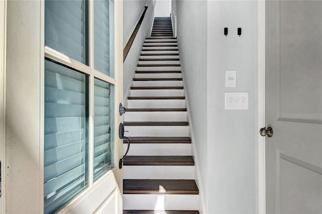 Building Photo - 900 Brees Ct