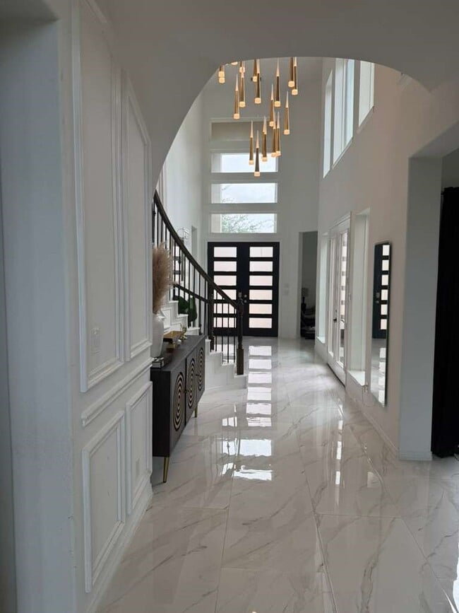 Building Photo - 5307 Streamside Trl