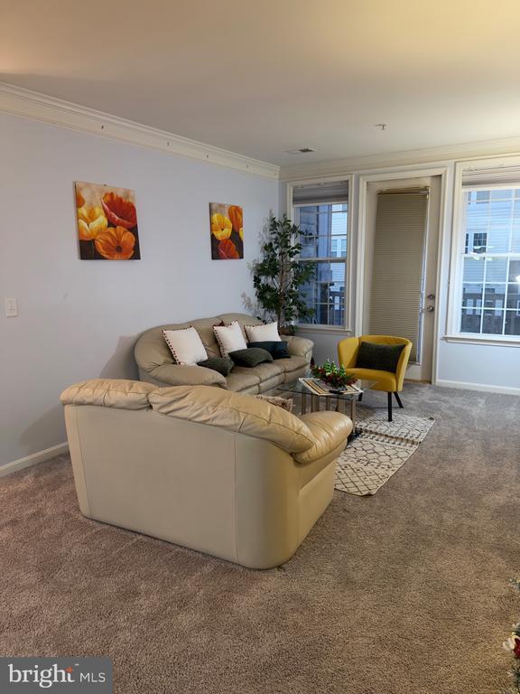 Building Photo - 24701 Byrne Meadow Square