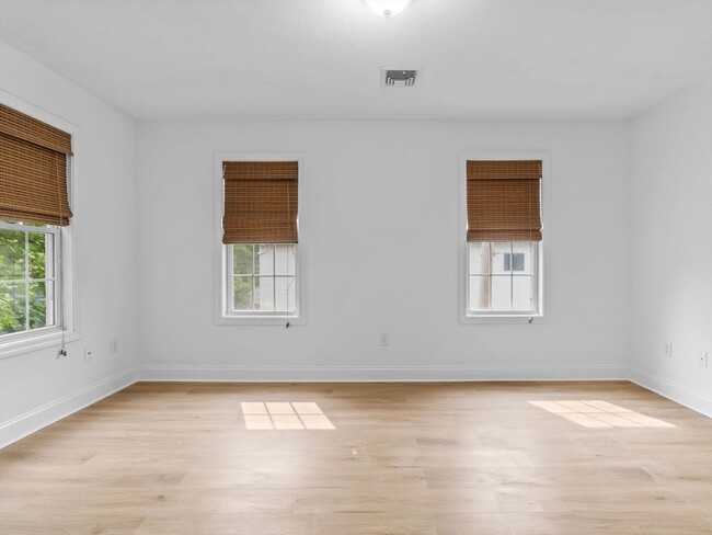Building Photo - 40 Brattle St