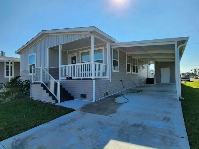 Building Photo - 214 Gazelle Dr