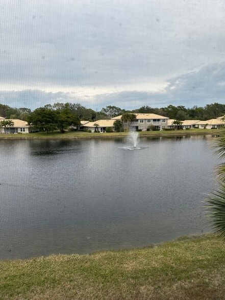 Building Photo - 306 Emerald Bay Cir