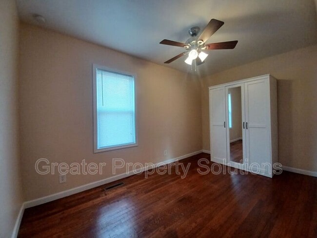 Building Photo - 412 W South St