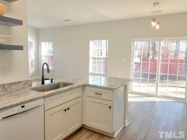 Building Photo - Charming 4 bedroom Ranch in Raleigh!