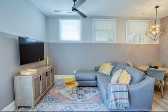 Building Photo - 874 Durant Pl NE