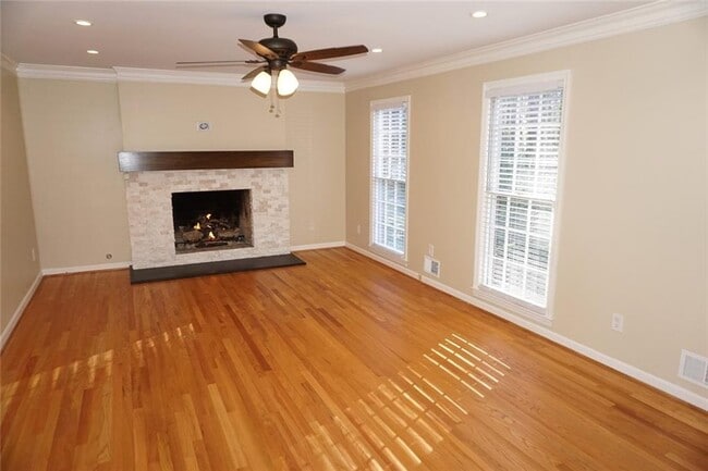 Building Photo - 1140 Falstaff Dr