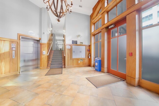 Building Photo - 61 Grand St