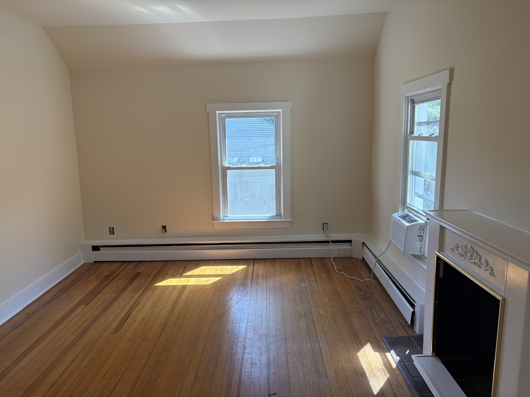 living room - 19 Essex Ave